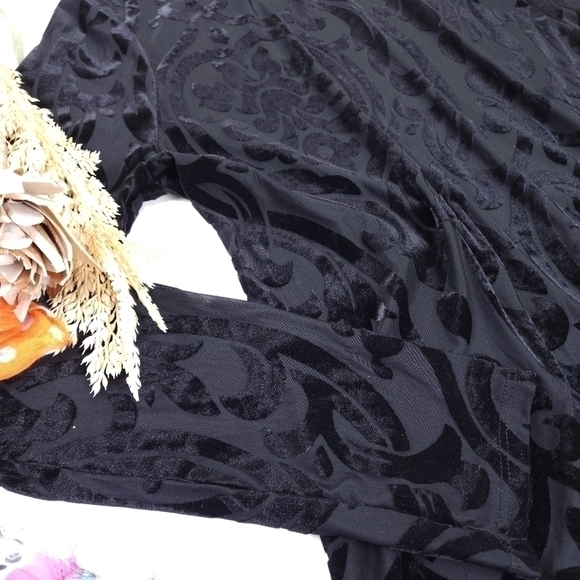 Ginger G Sheer Black With Velour Textured Design Mock Turtle Neck Top Sz L - Picture 2 of 9